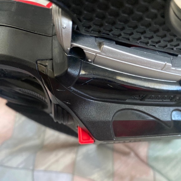 Imaginext Batwing with Batman Figure and 2 Projectiles - Picture 9 of 11